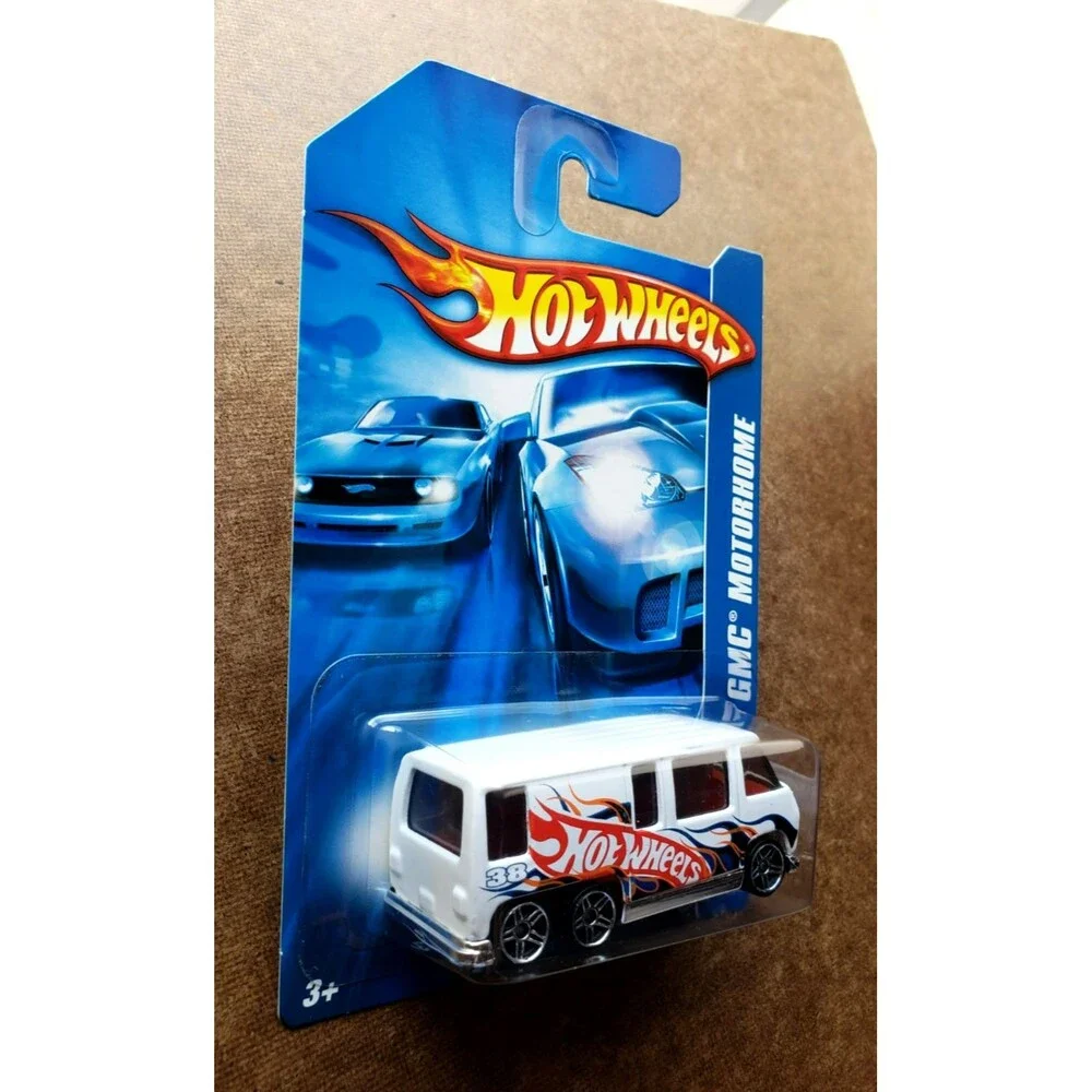 2006 Hot Wheels GMC MOTORHOME White MAINLINE SERIES #208 1:64 PR5 RIMS VARIATION